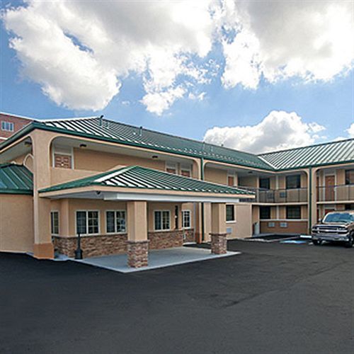 The Townhouse Inn Highpoint Exteriör bild