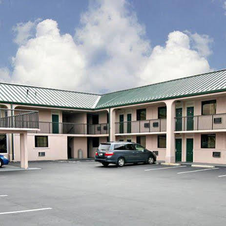 The Townhouse Inn Highpoint Exteriör bild